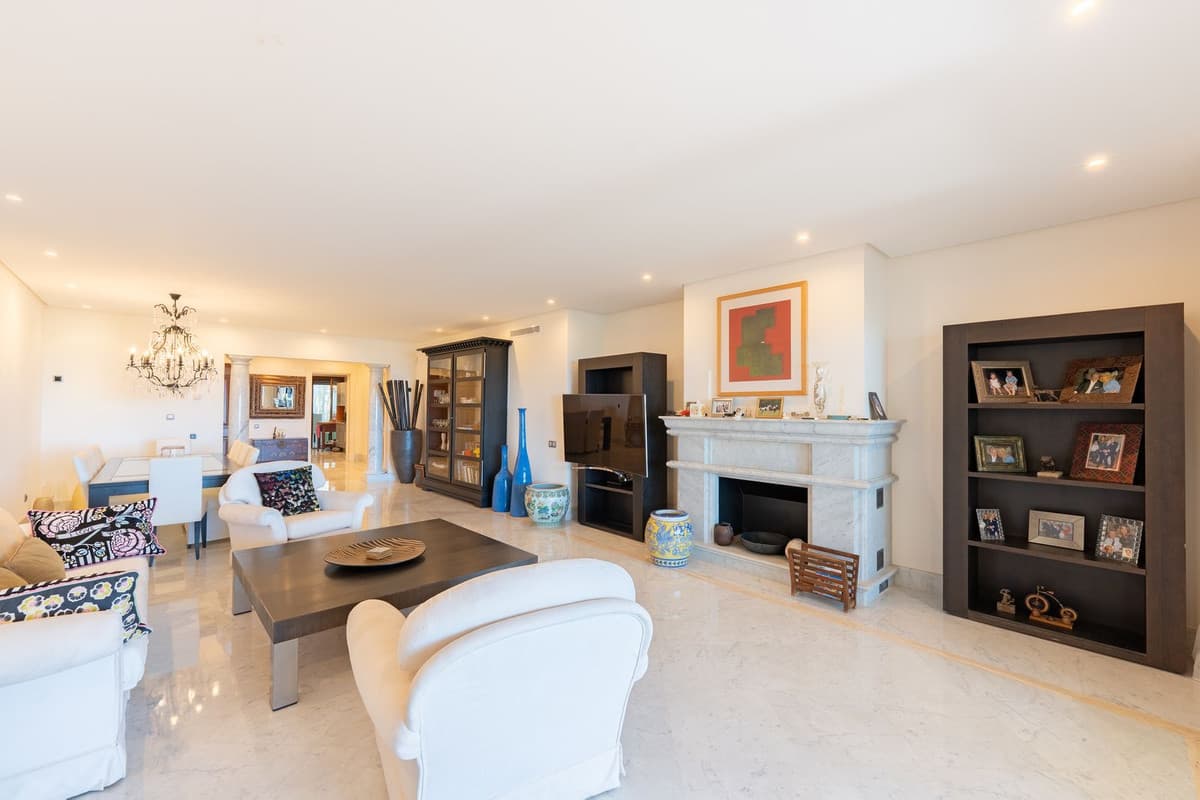 Ground Floor Apartment in Los Monteros — photo 3 of 10