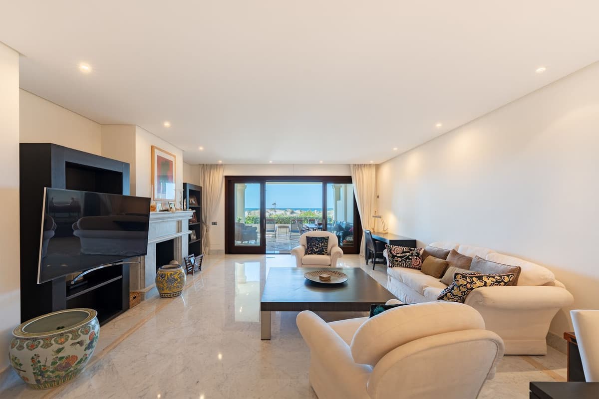 Ground Floor Apartment in Los Monteros — photo 4 of 10