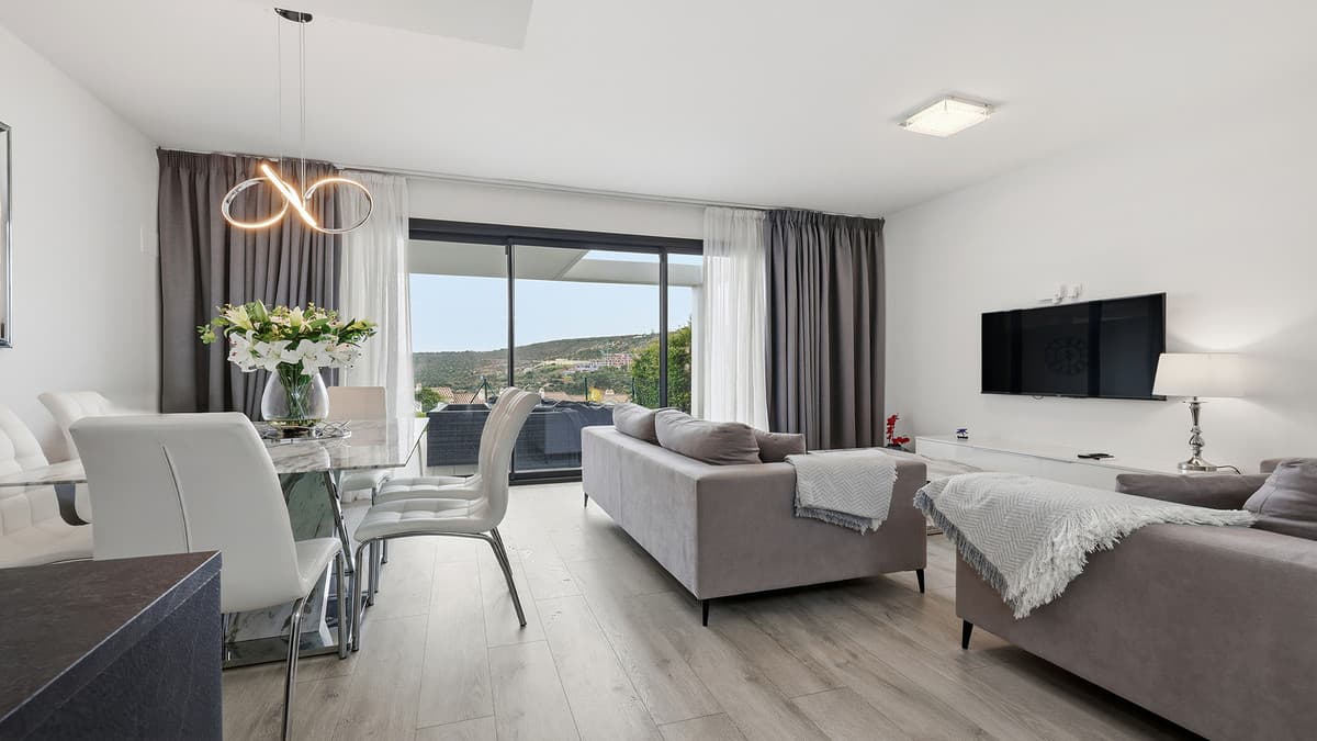 Townhouse in Manilva — photo 1 of 10