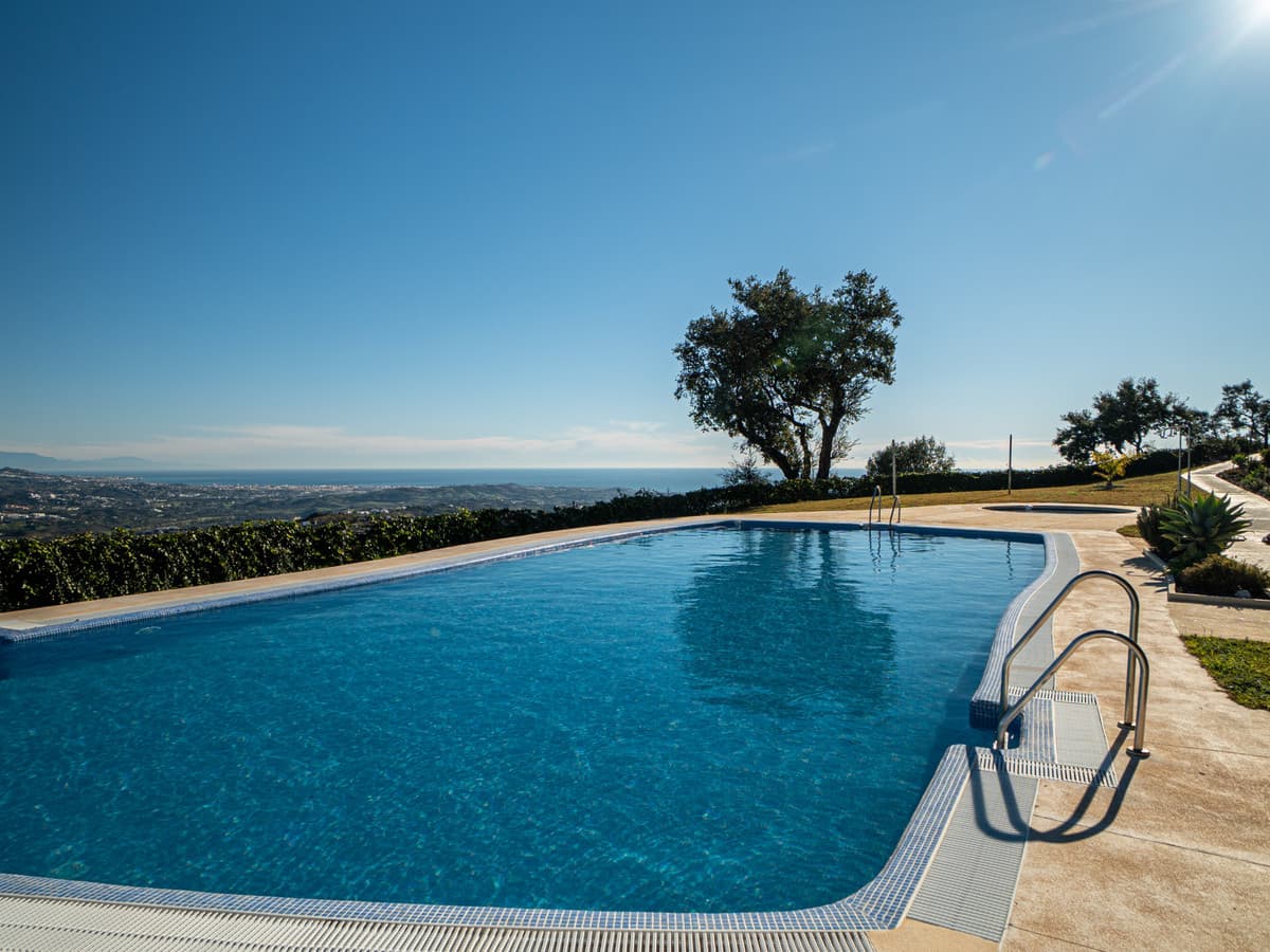 Townhouse in Marbella — photo 1 of 10