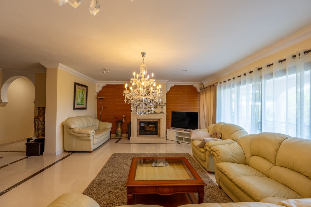 Detached Villa in Benahavís — photo 4 of 10