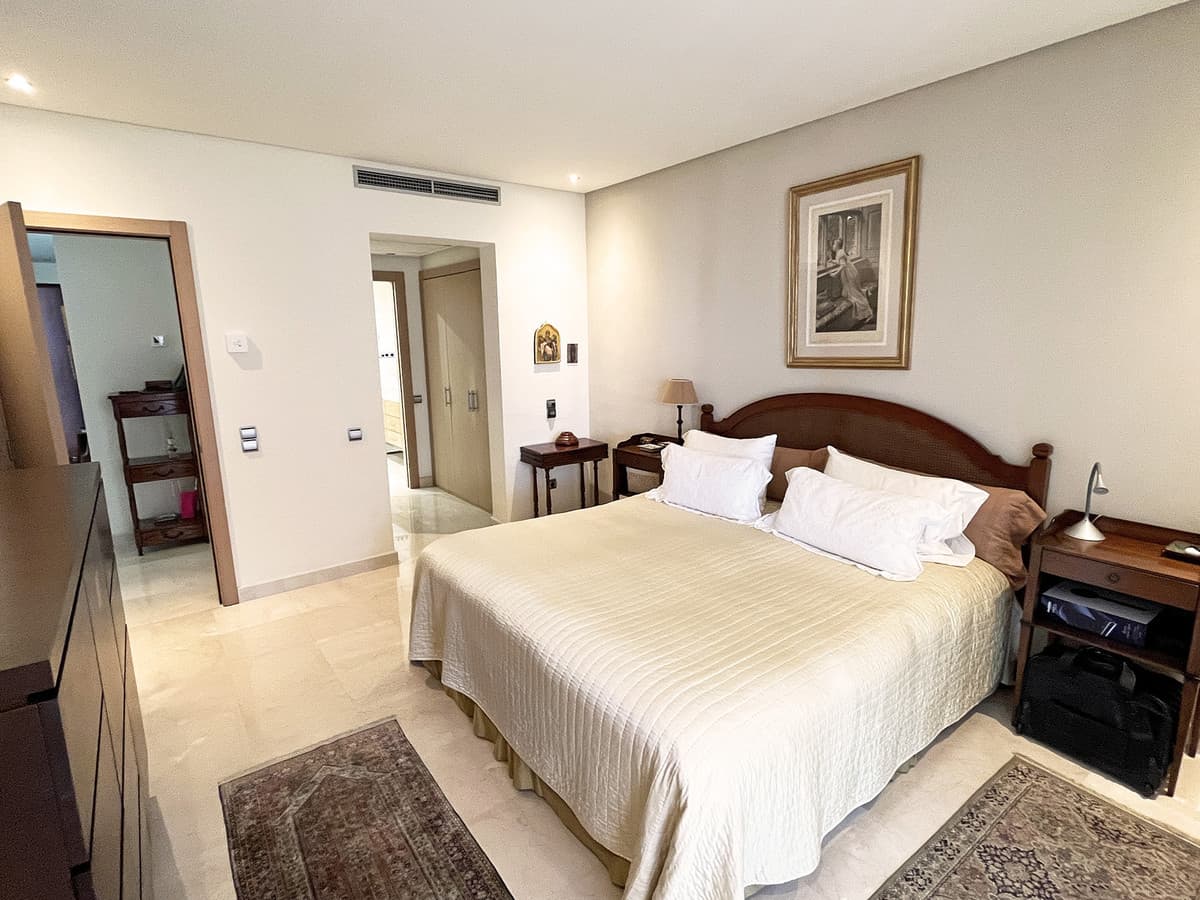 Middle Floor Apartment in The Golden Mile — photo 9 of 10