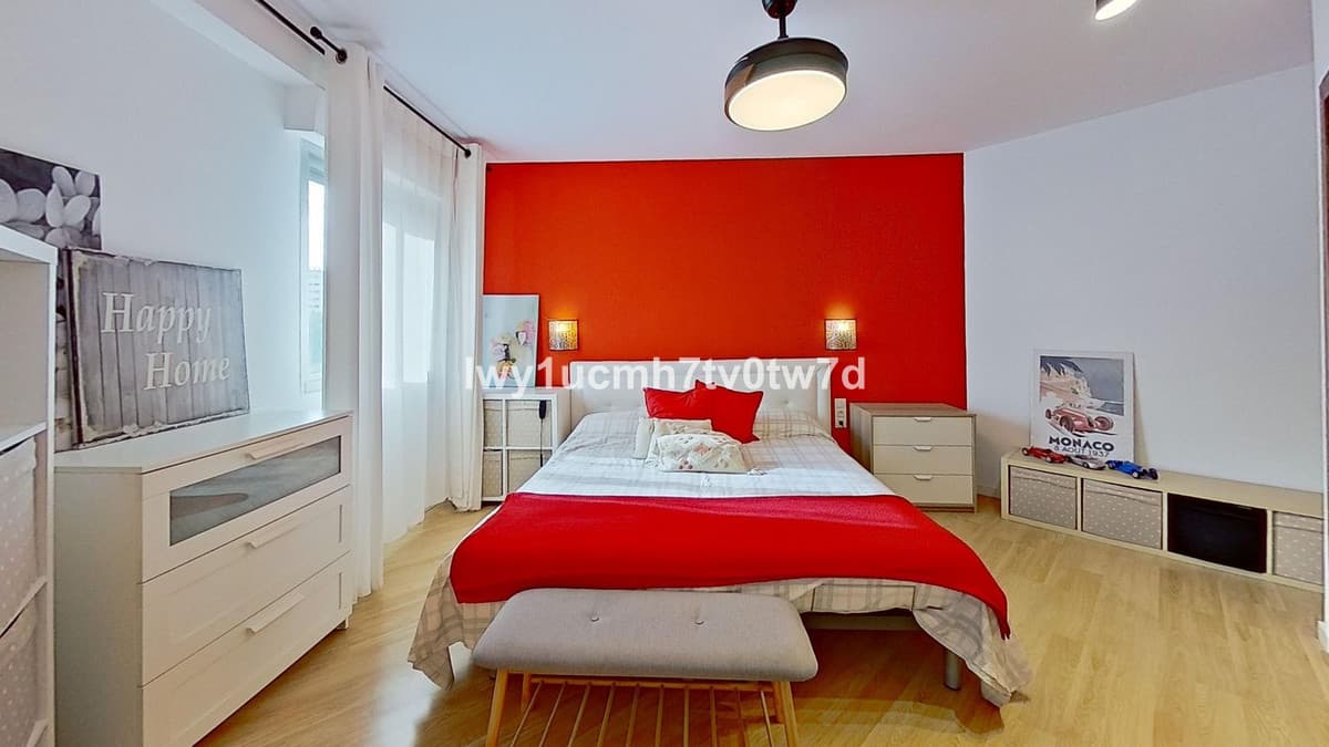 Middle Floor Apartment in Málaga Centro — photo 3 of 10