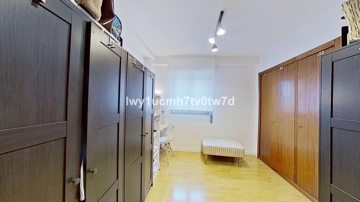 Middle Floor Apartment in Málaga Centro — photo 6 of 10