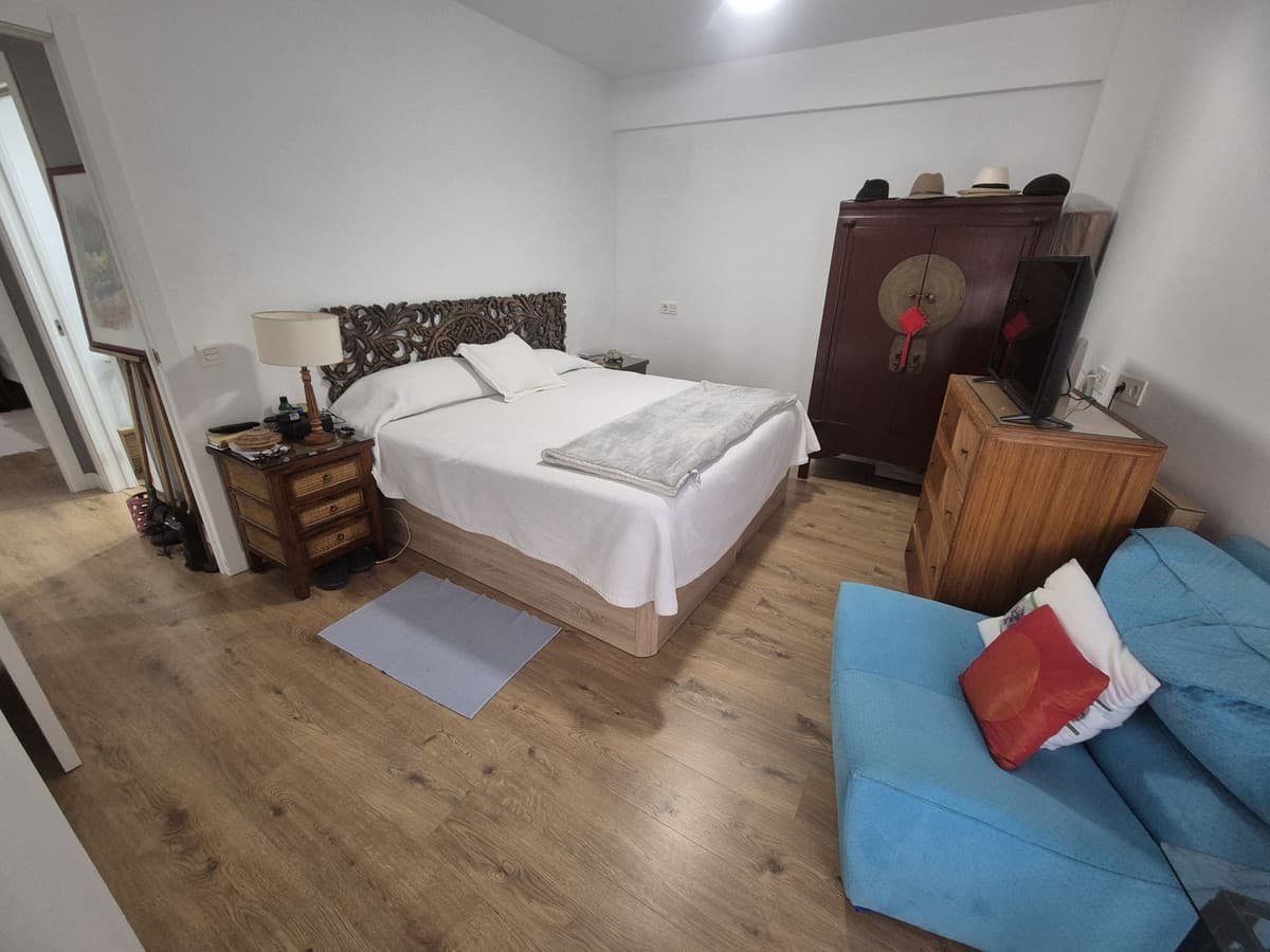 Middle Floor Apartment in Marbella — photo 3 of 10