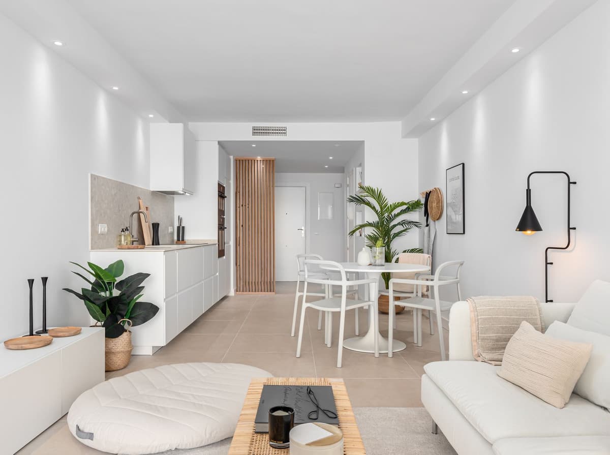 Middle Floor Apartment in Nueva Andalucía — photo 3 of 10