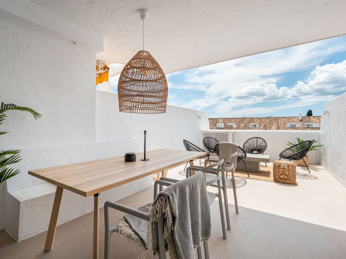Middle Floor Apartment in Nueva Andalucía — photo 5 of 10