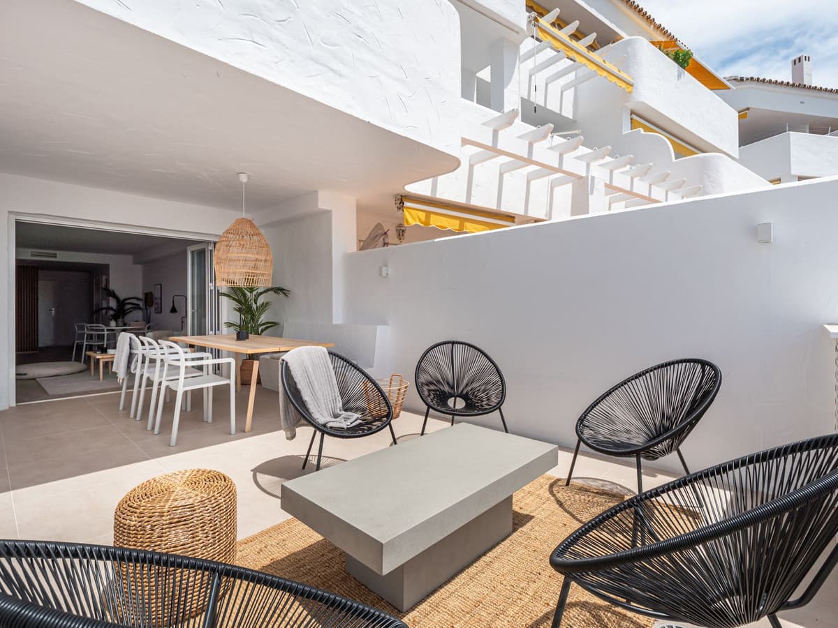 Middle Floor Apartment in Nueva Andalucía — photo 8 of 10