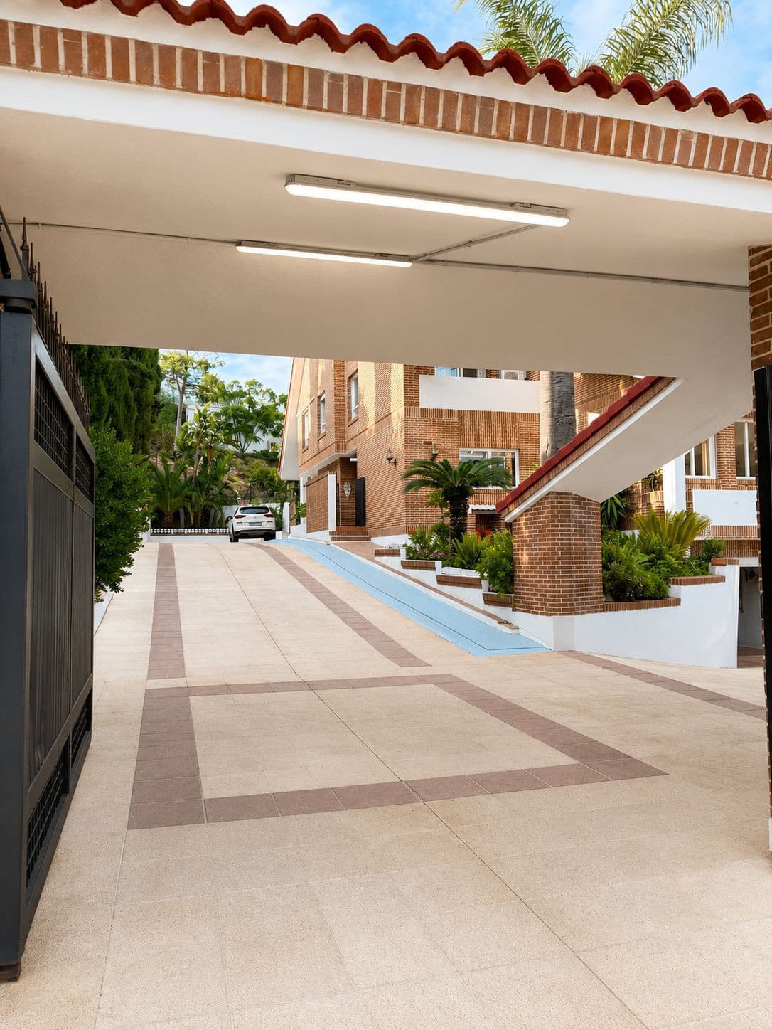 Detached Villa in El Paraiso — photo 8 of 10