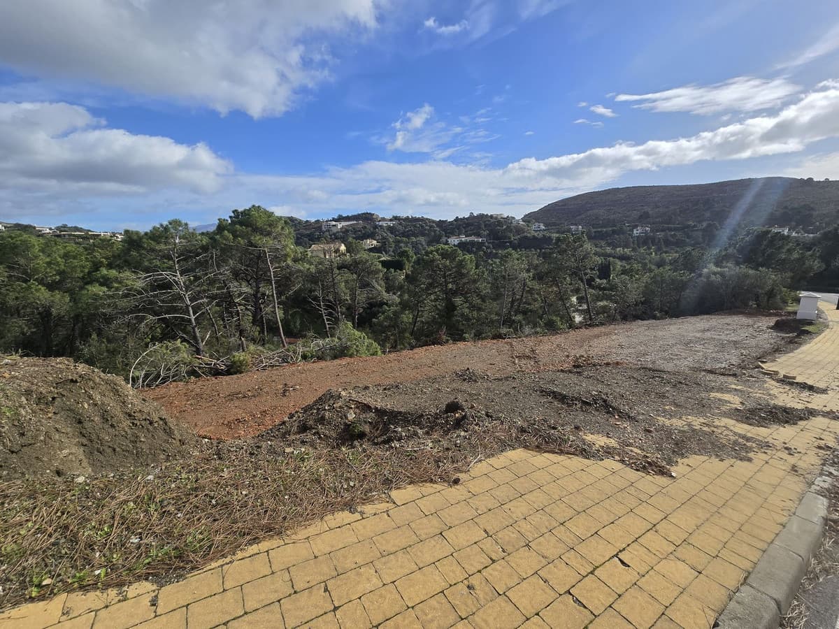 Residential Plot in Benahavís — photo 2 of 10