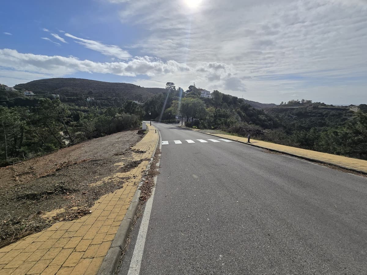 Residential Plot in Benahavís — photo 3 of 10