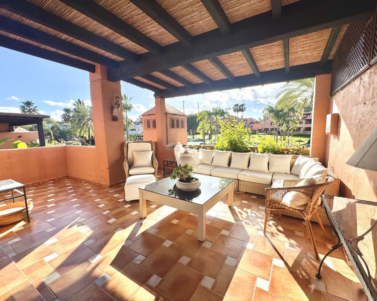 Penthouse Duplex in Guadalmina Baja — photo 1 of 10