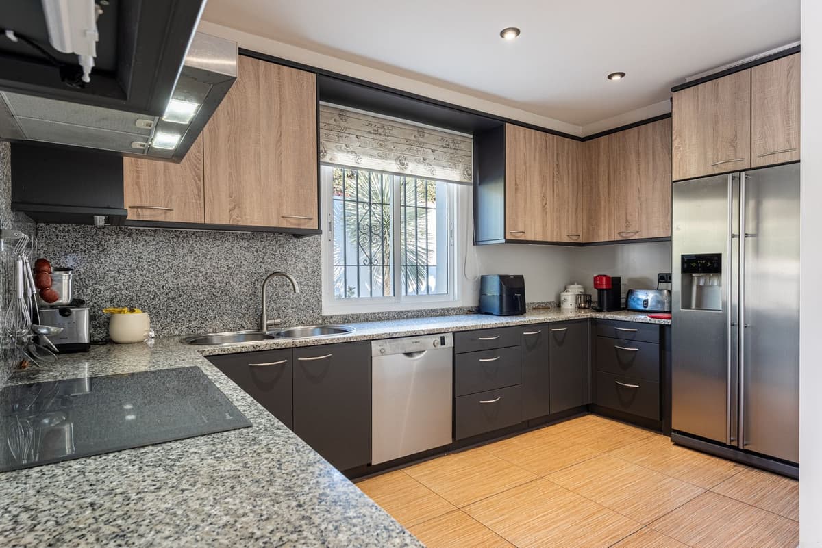 Detached Villa in The Golden Mile — photo 9 of 10