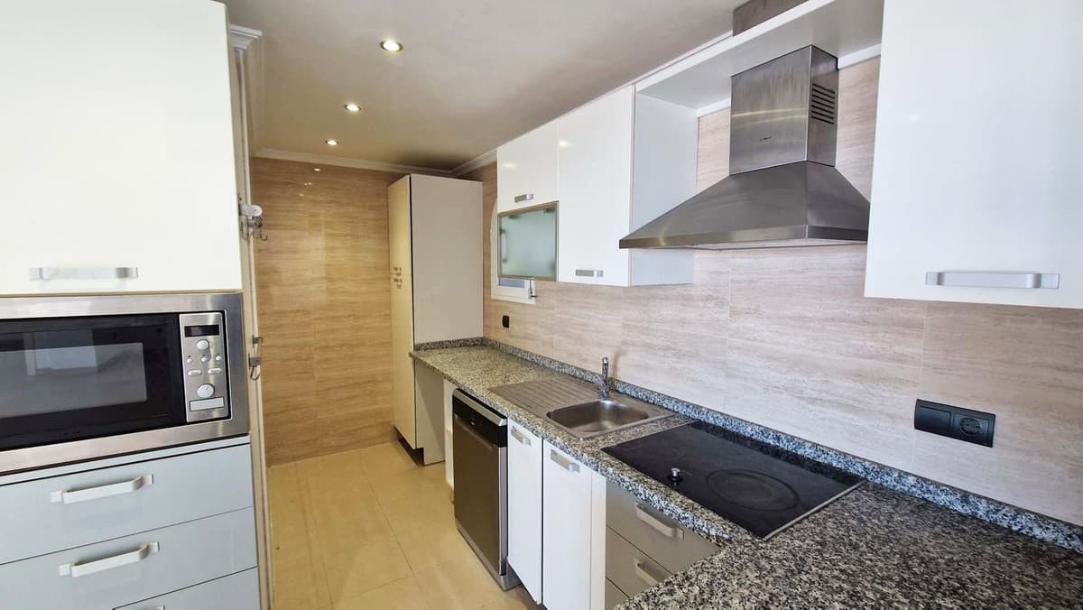 Middle Floor Apartment in Benalmadena Costa — photo 5 of 10