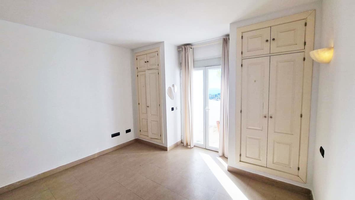 Middle Floor Apartment in Benalmadena Costa — photo 7 of 10