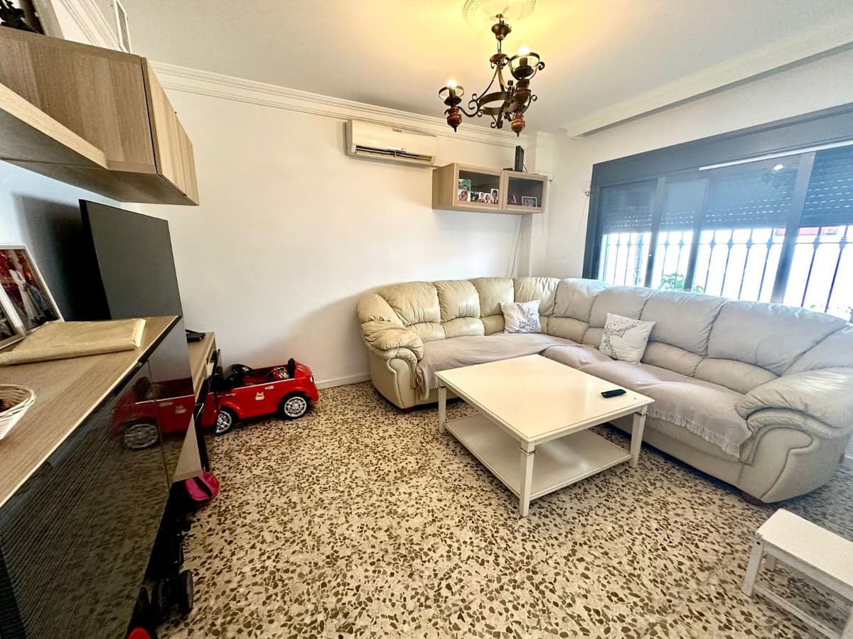 Ground Floor Apartment in Estepona — photo 2 of 10
