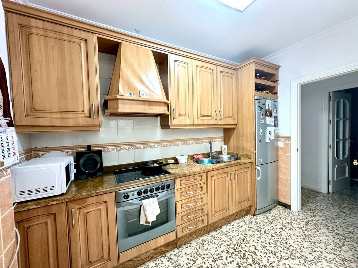 Ground Floor Apartment in Estepona — photo 5 of 10