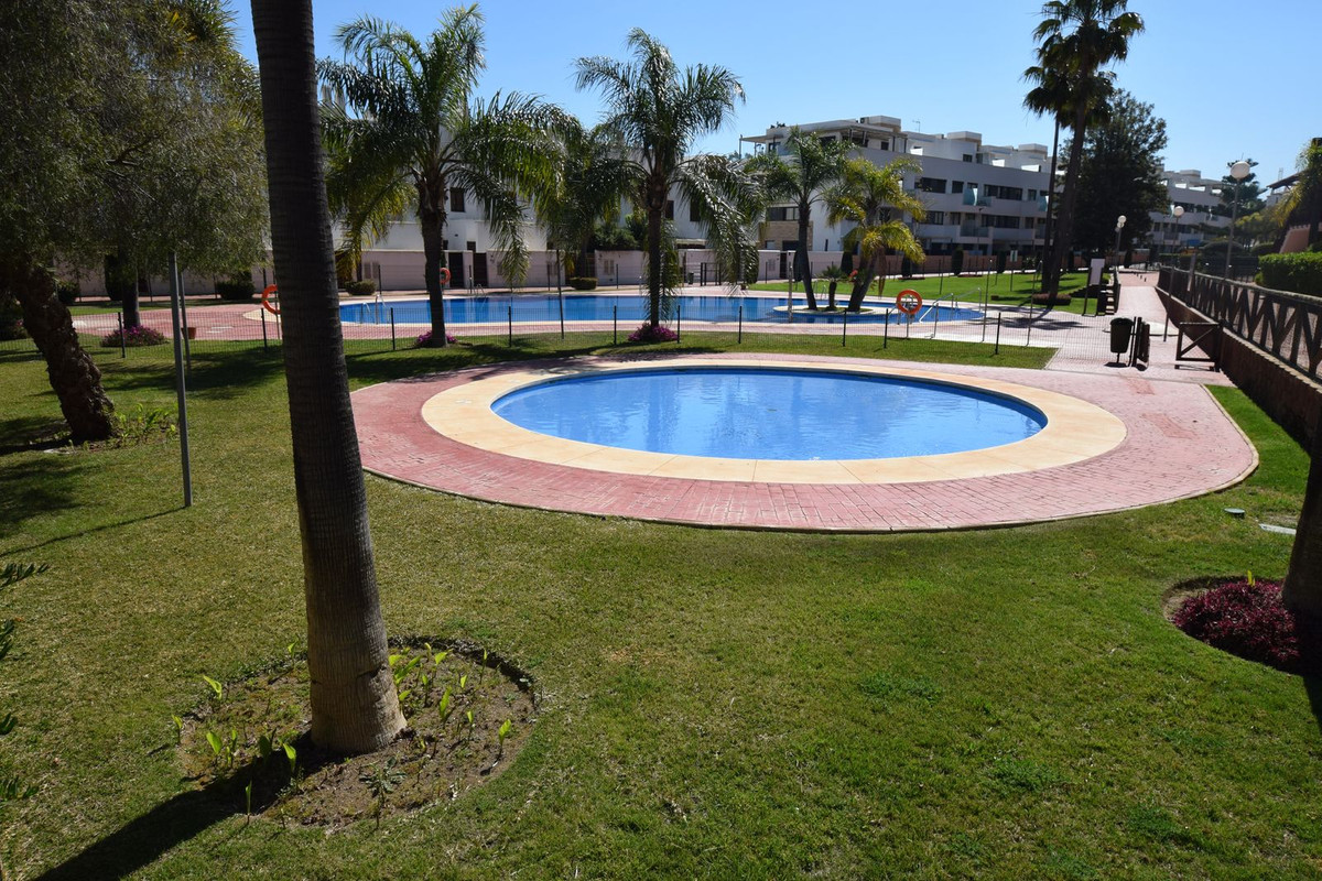 Middle Floor Apartment in La Cala de Mijas — photo 8 of 10