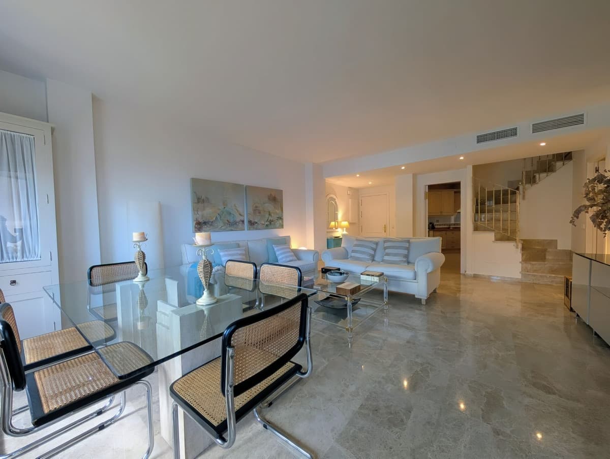Penthouse Duplex in San Pedro de Alcántara — photo 4 of 10