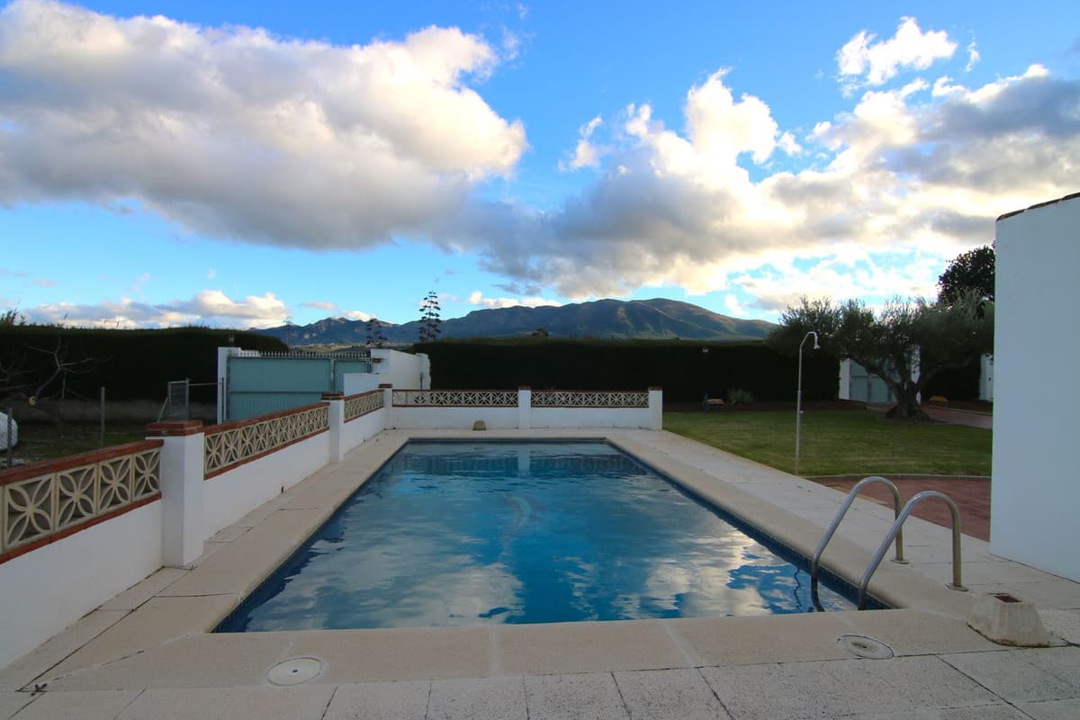 Detached Villa in Alhaurín el Grande — photo 2 of 10