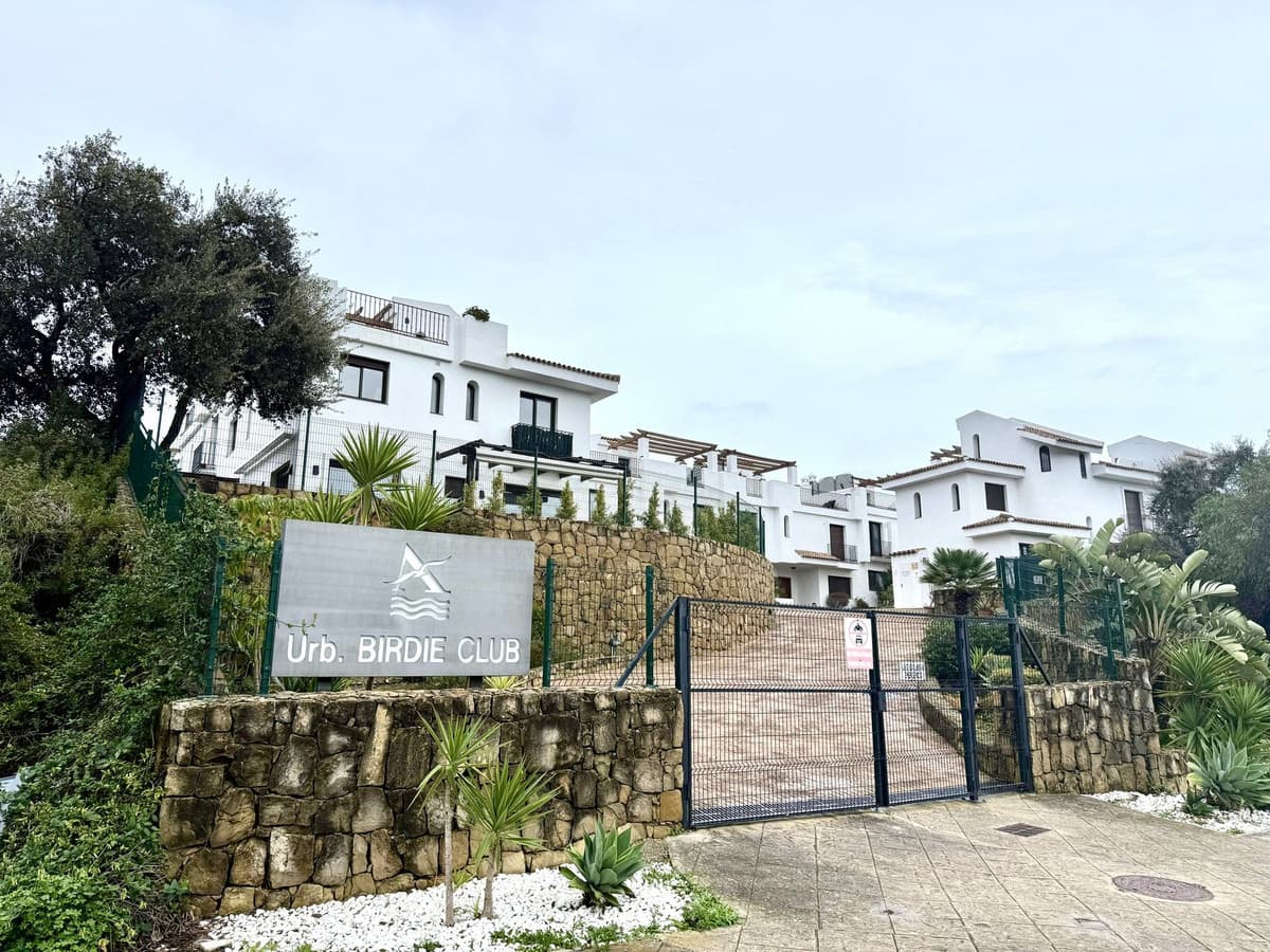 Townhouse in La Alcaidesa — photo 1 of 9
