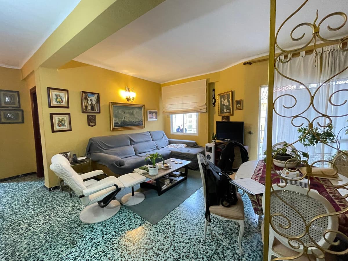 Middle Floor Apartment in Málaga — photo 3 of 10