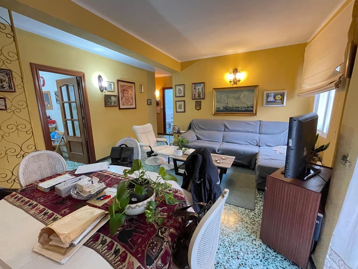 Middle Floor Apartment in Málaga — photo 4 of 10