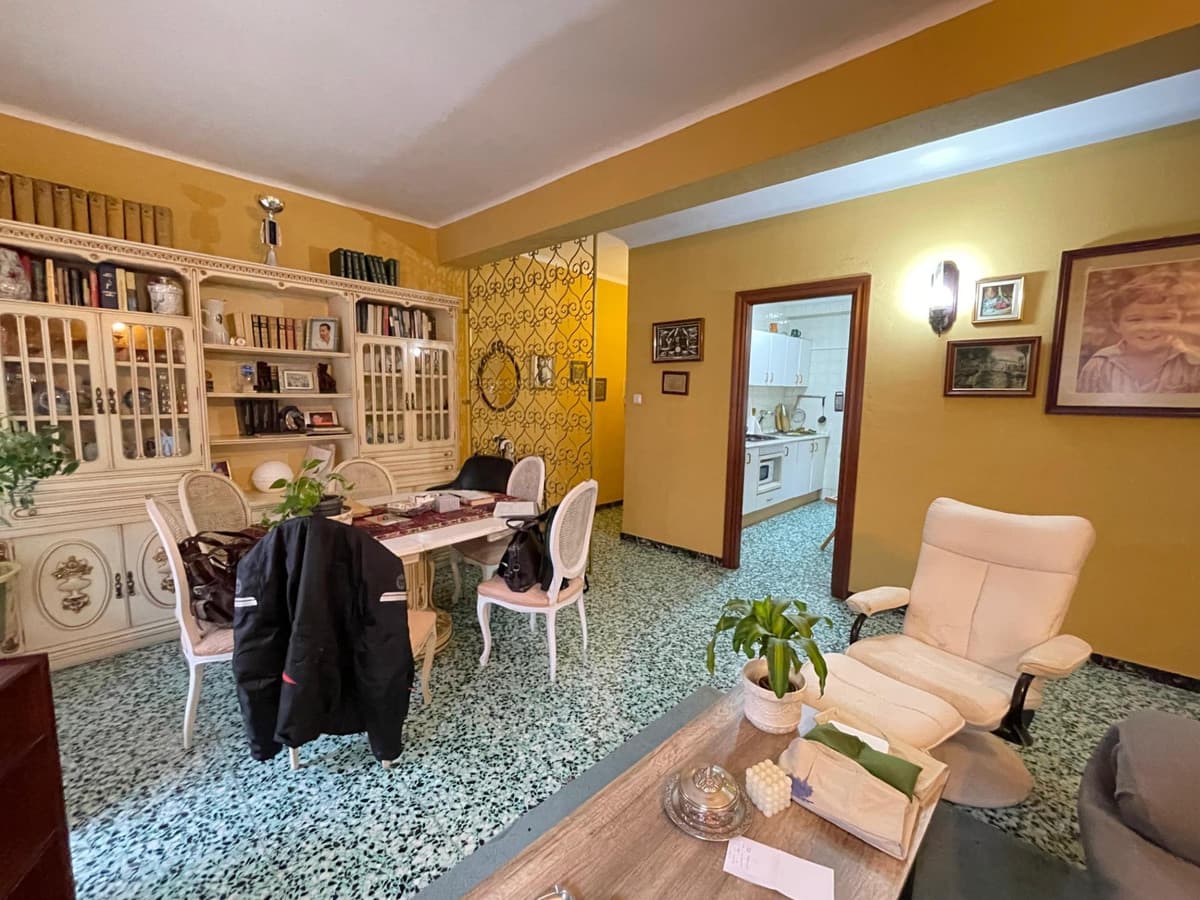 Middle Floor Apartment in Málaga — photo 9 of 10