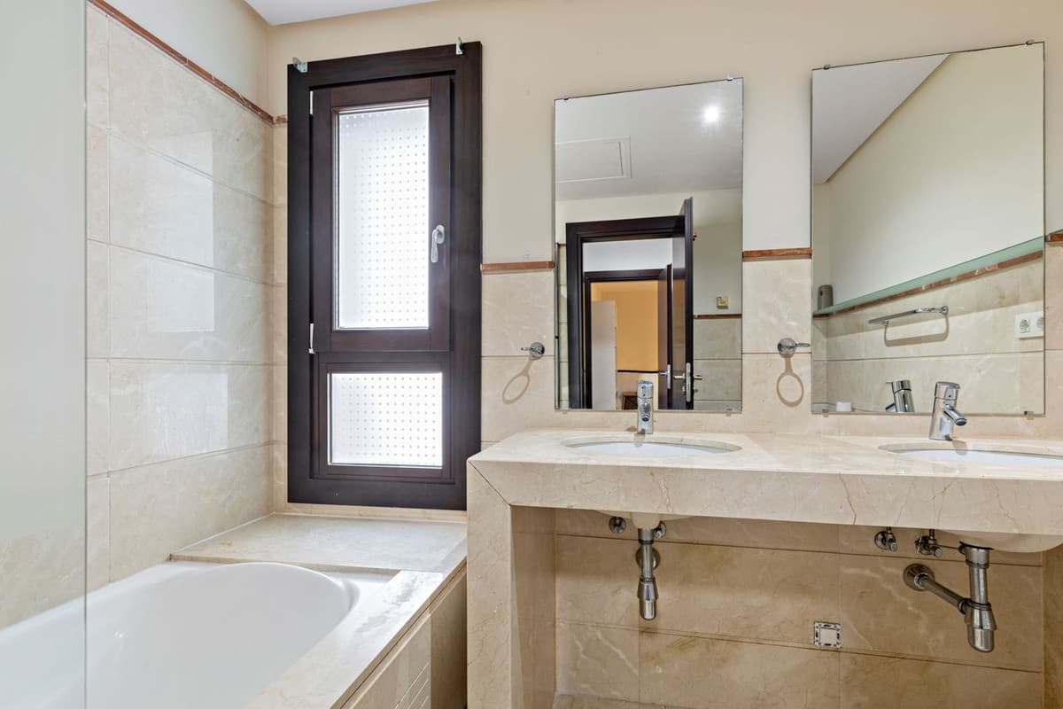 Townhouse in Benahavís — photo 4 of 10
