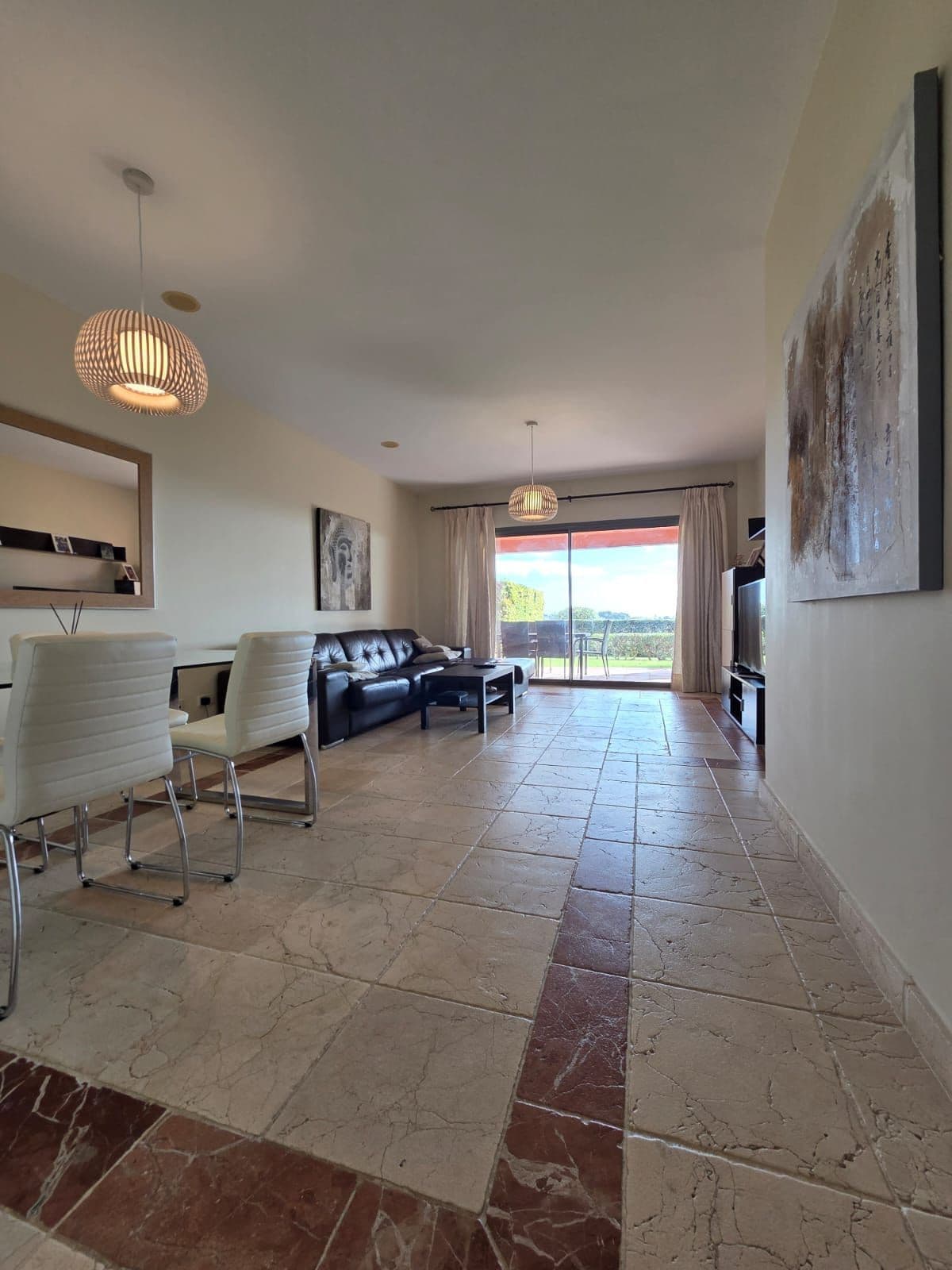 Ground Floor Apartment in Estepona — photo 4 of 10