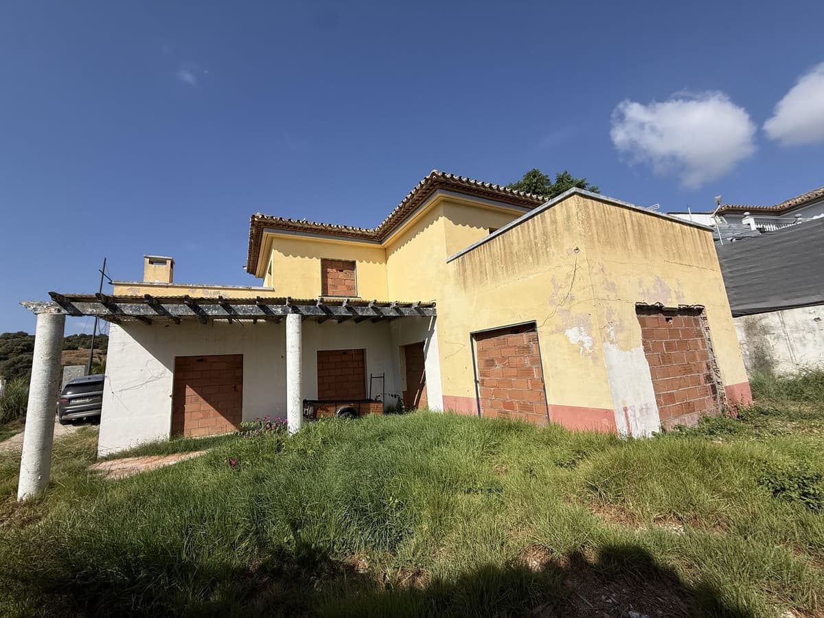 Detached Villa in Estepona — photo 2 of 10