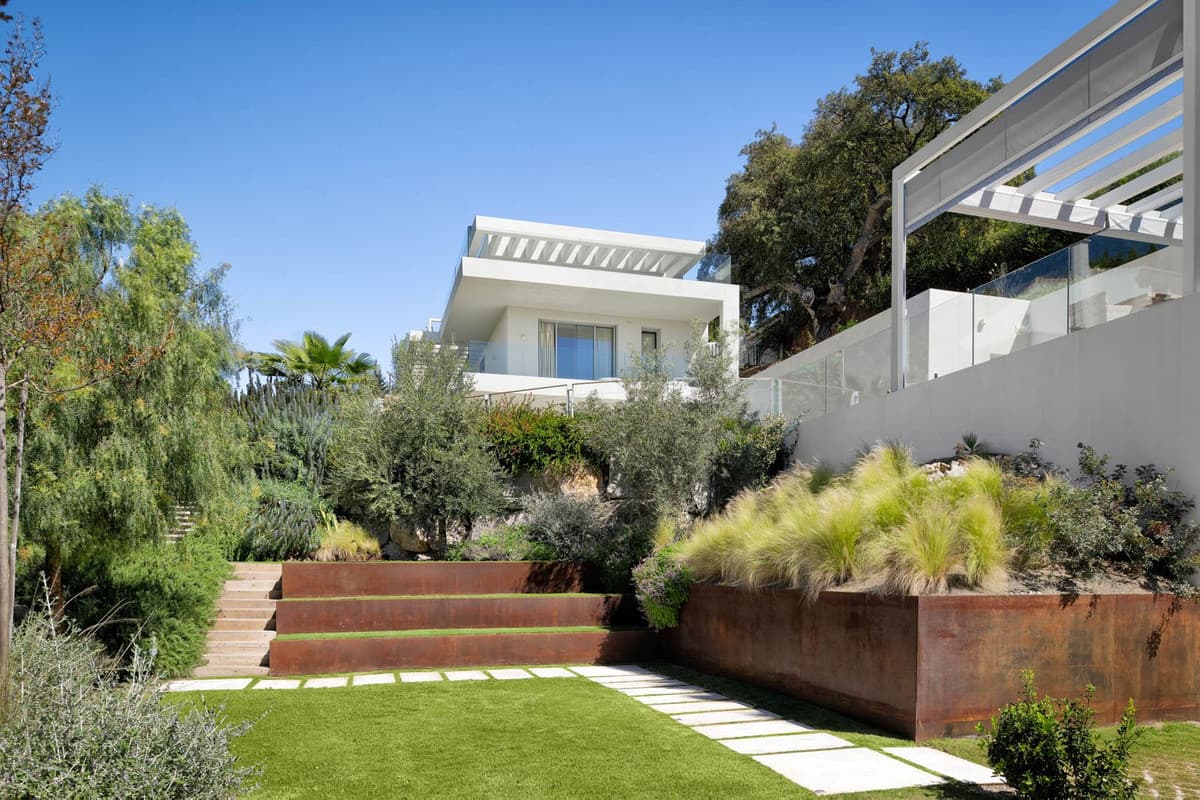 Detached Villa in Elviria — photo 1 of 10