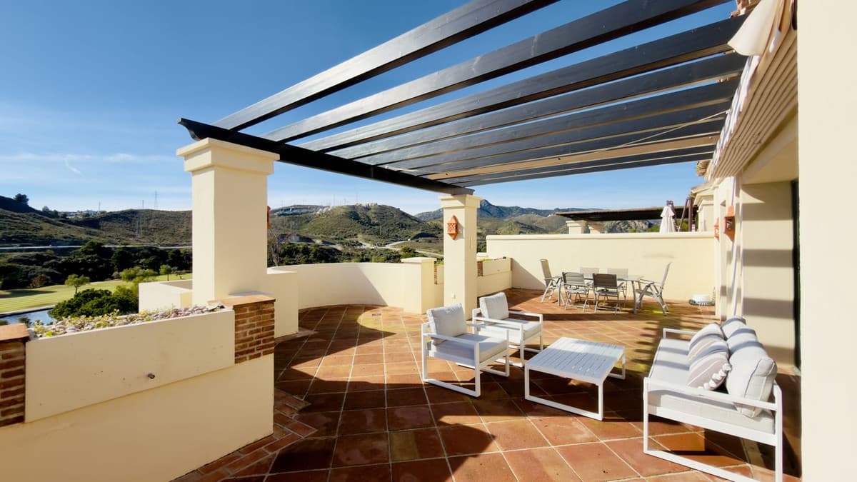 Penthouse Duplex in Benahavís — photo 1 of 10