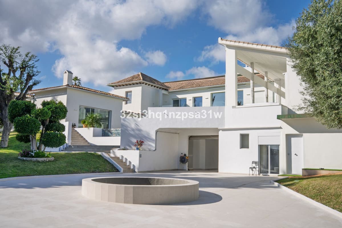 Detached Villa in Guadalmina Alta — photo 3 of 10