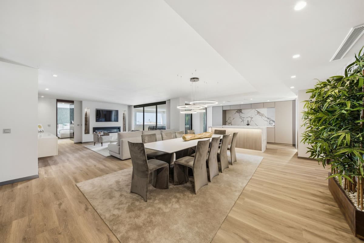 Middle Floor Apartment in Puerto Banús — photo 2 of 10