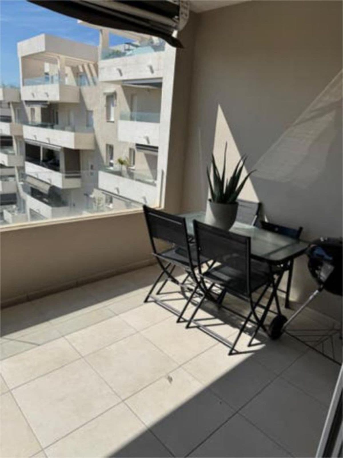 Middle Floor Apartment in Nueva Andalucía — photo 3 of 7