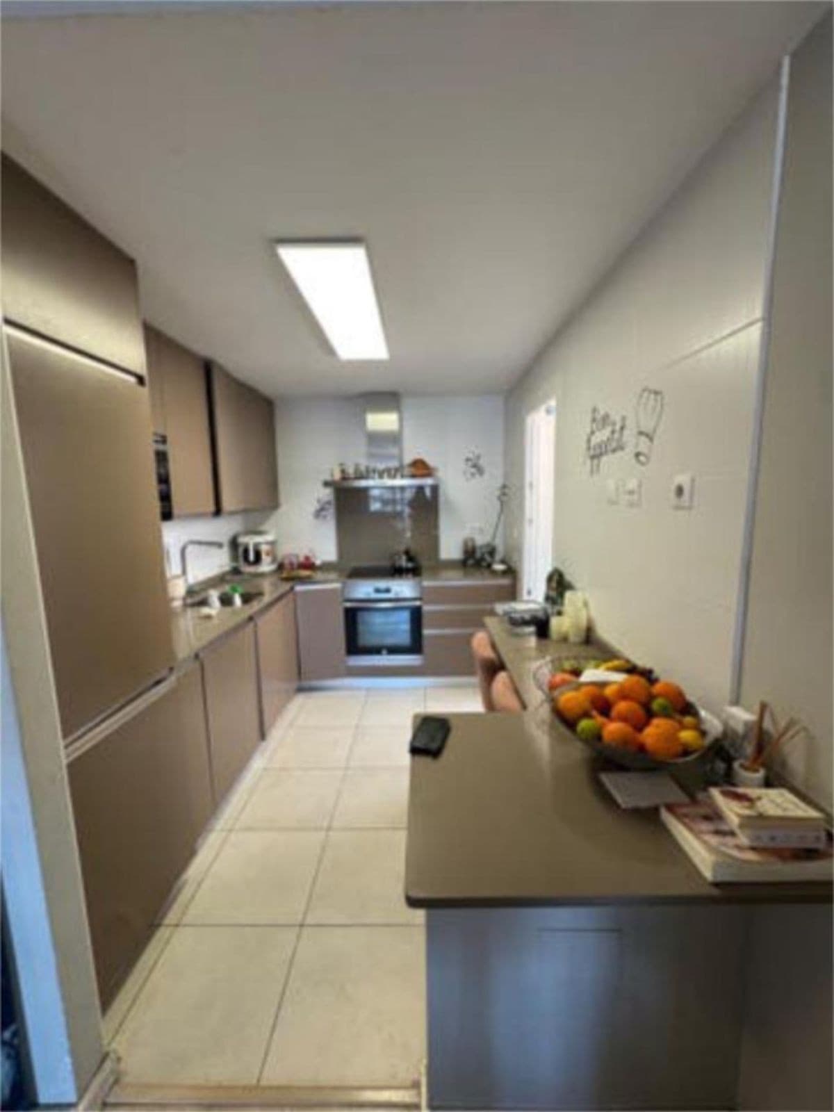 Middle Floor Apartment in Nueva Andalucía — photo 4 of 7