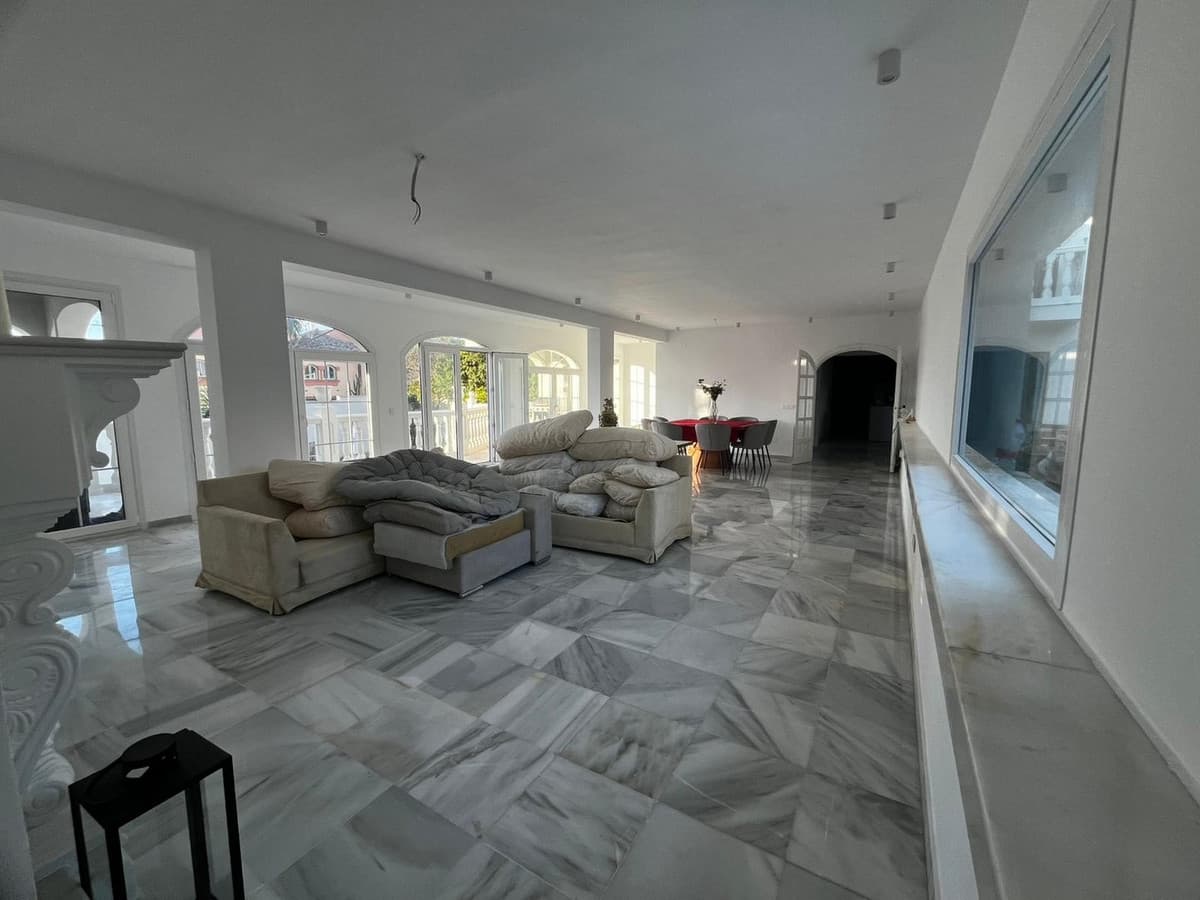 Detached Villa in Mijas Costa — photo 2 of 10