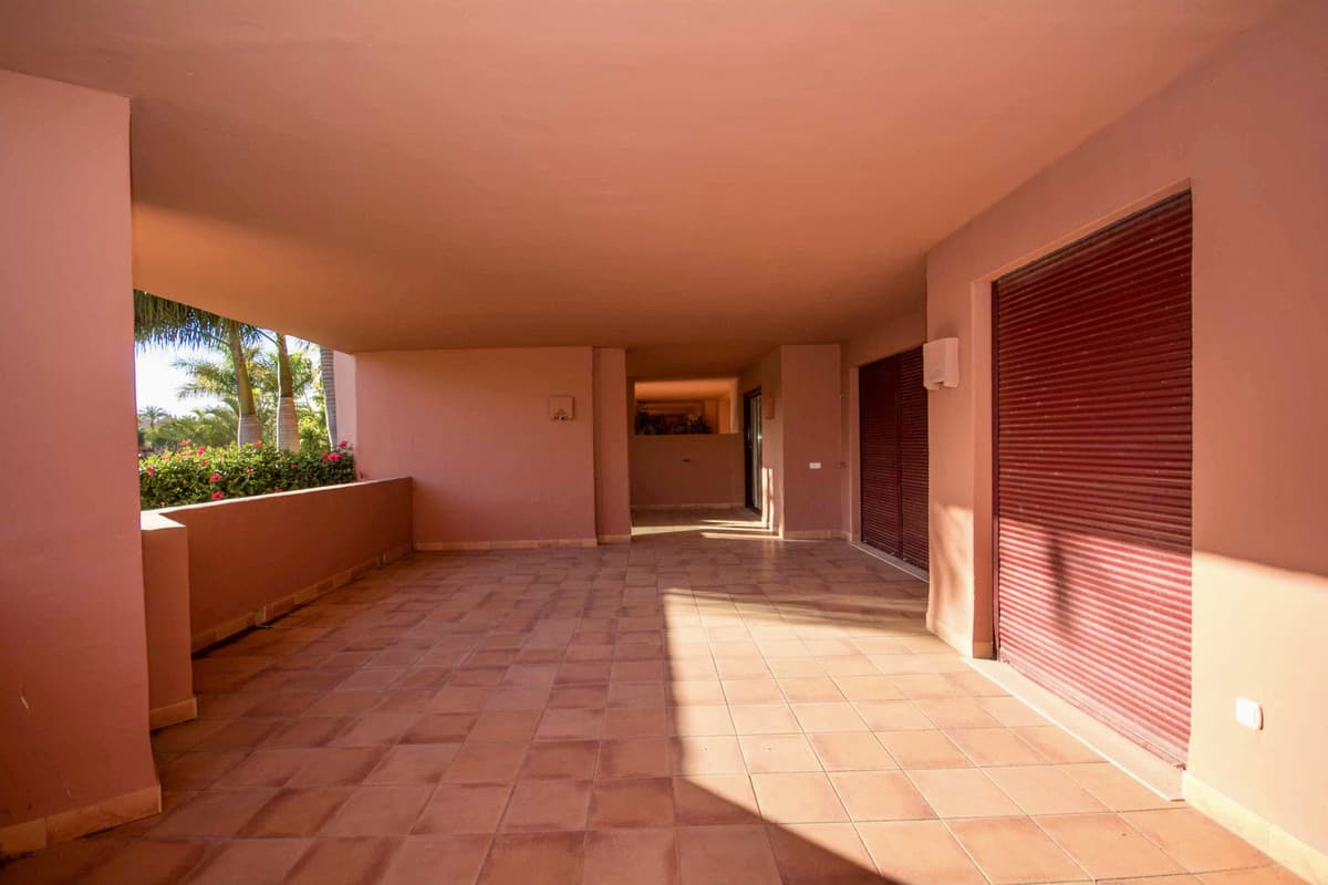 Middle Floor Apartment in Estepona — photo 5 of 10