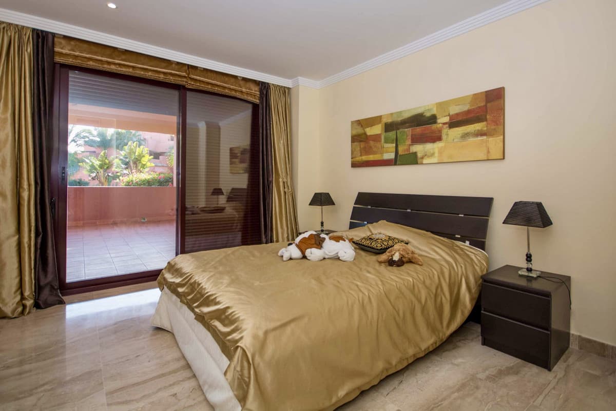 Middle Floor Apartment in Estepona — photo 10 of 10