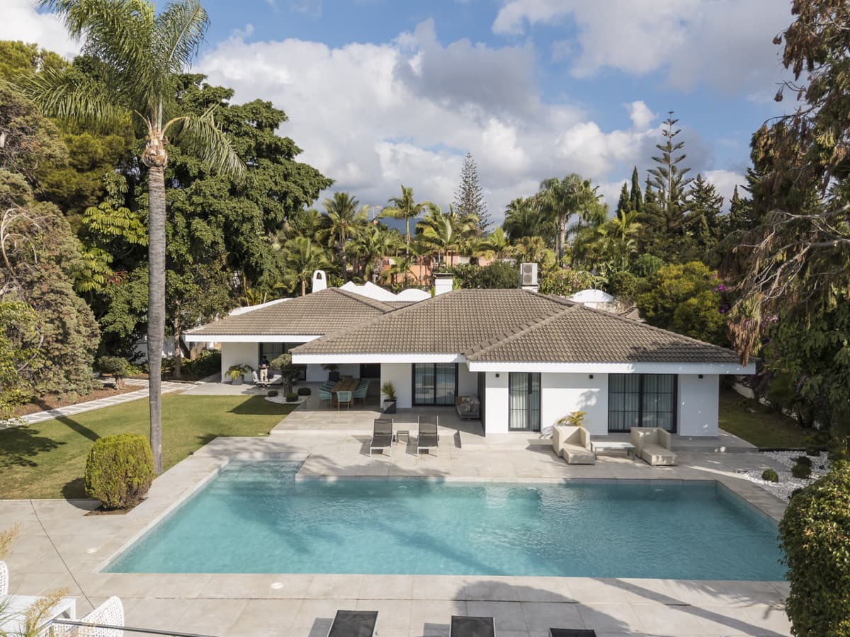 Detached Villa in Marbella — photo 1 of 10