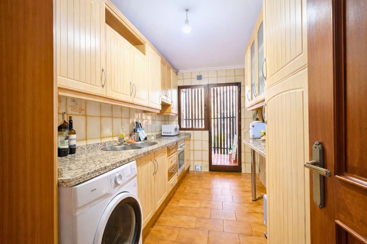 Middle Floor Apartment in Marbella — photo 5 of 10