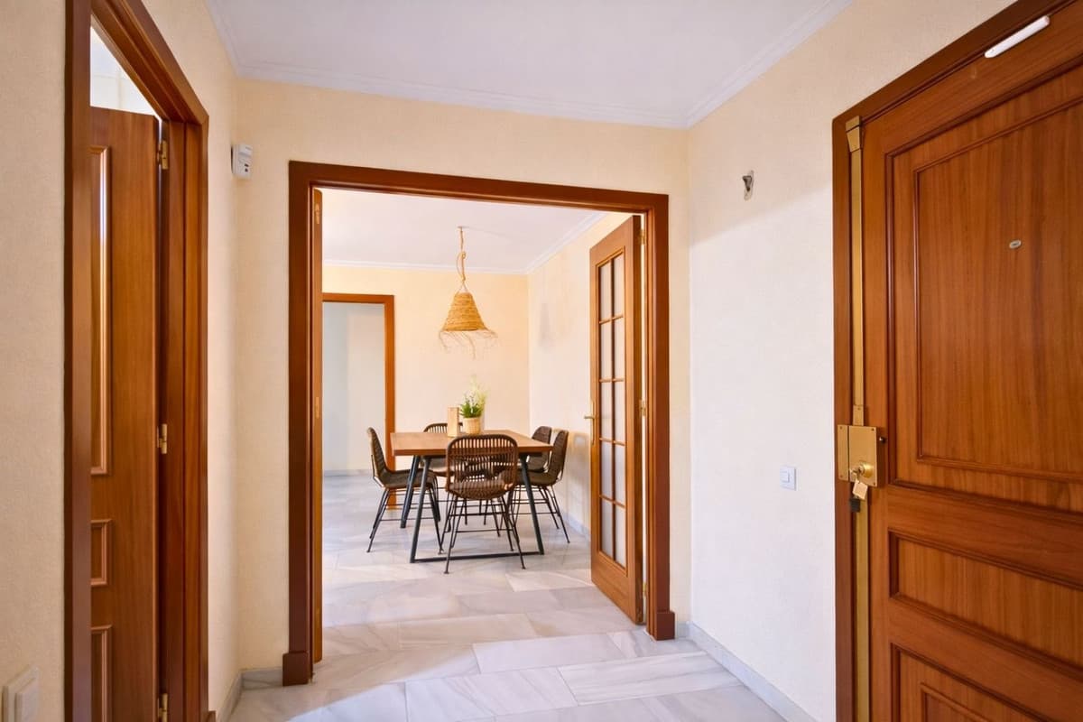 Middle Floor Apartment in Marbella — photo 9 of 10