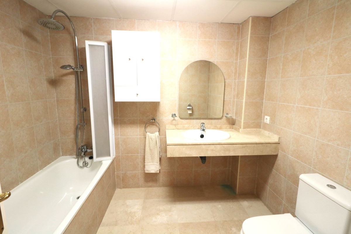Ground Floor Apartment in New Golden Mile — photo 9 of 10