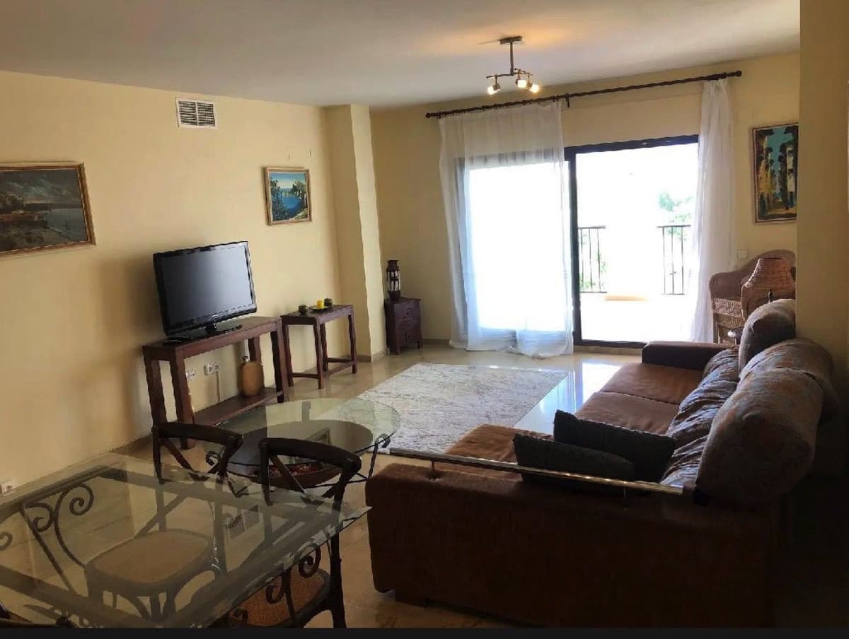 Middle Floor Apartment in La Duquesa — photo 4 of 10