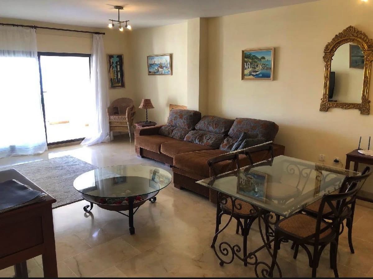 Middle Floor Apartment in La Duquesa — photo 5 of 10