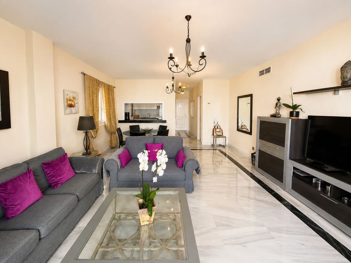 Middle Floor Apartment in Puerto Banús — photo 4 of 10