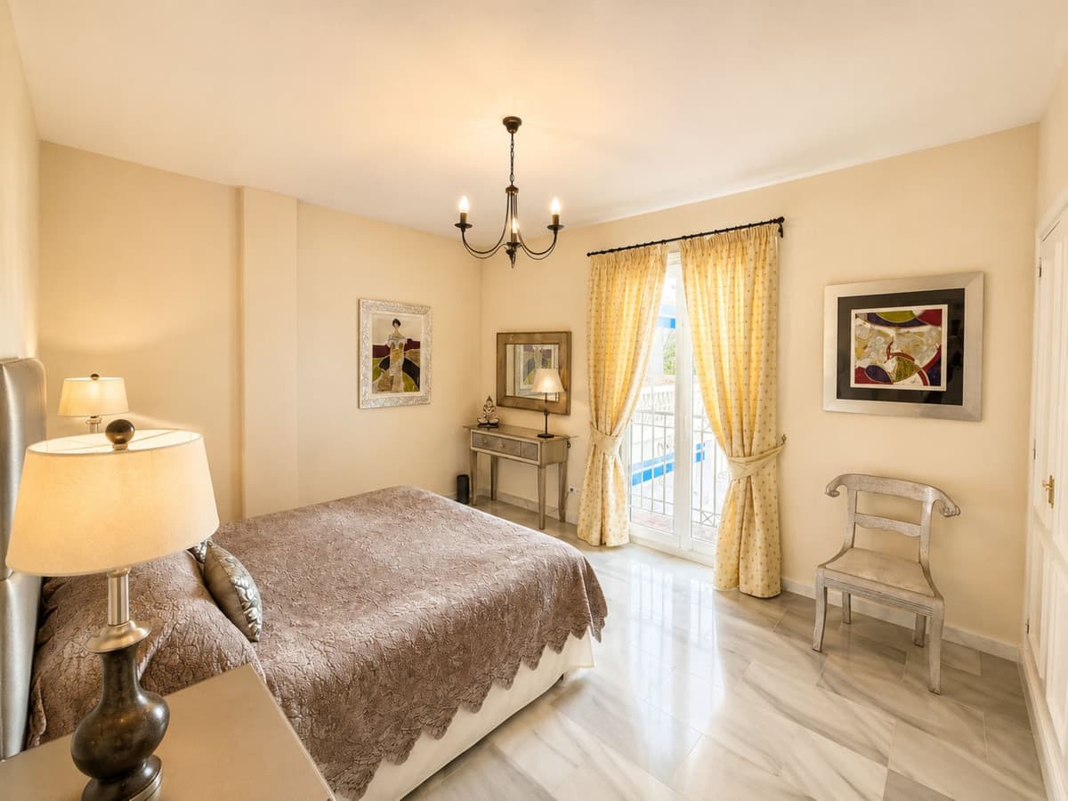 Middle Floor Apartment in Puerto Banús — photo 9 of 10