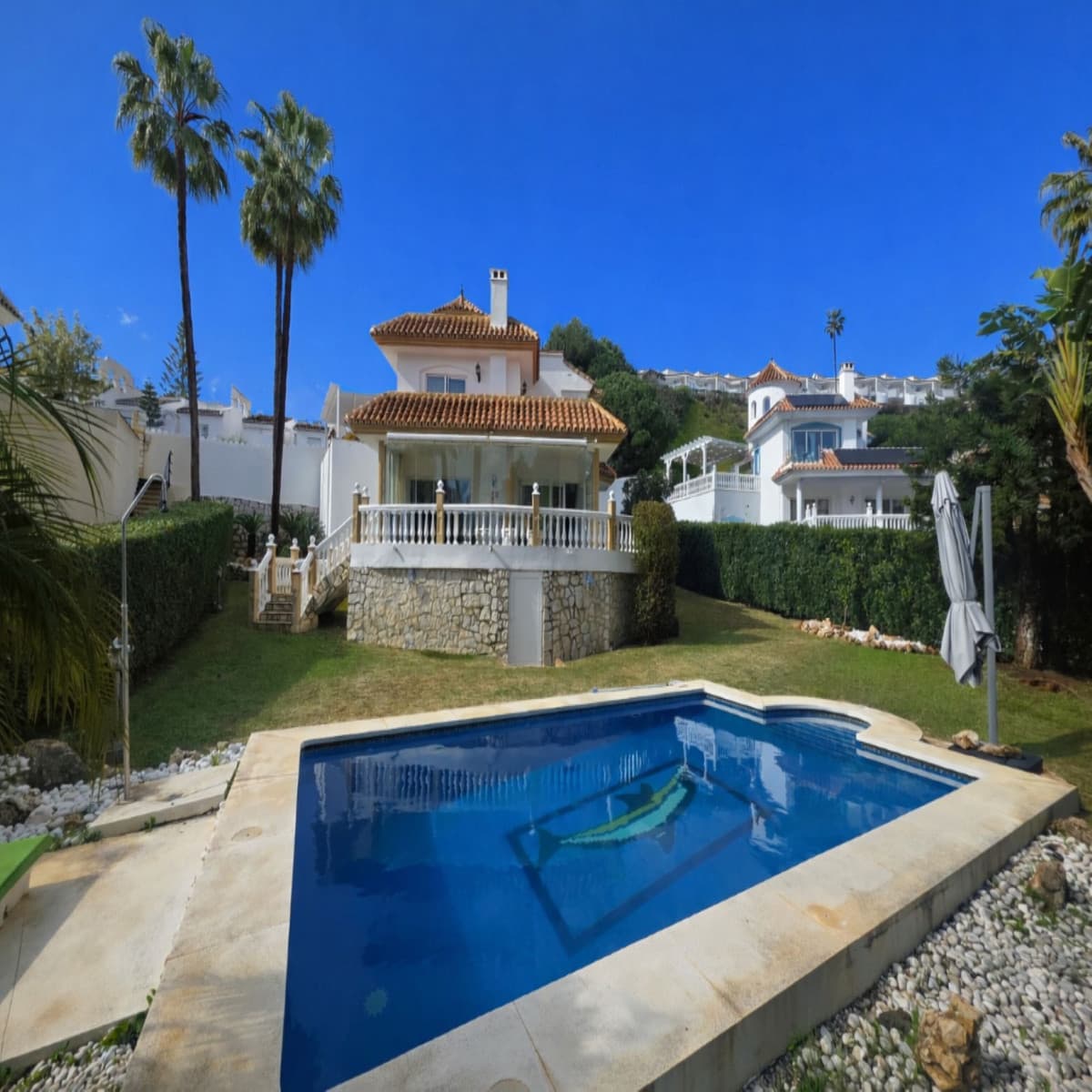 Detached Villa in Calahonda — photo 1 of 10