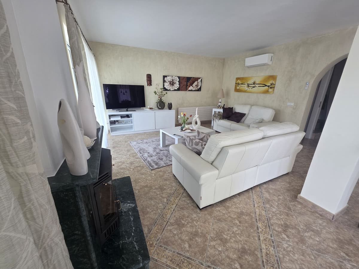 Detached Villa in Calahonda — photo 4 of 10